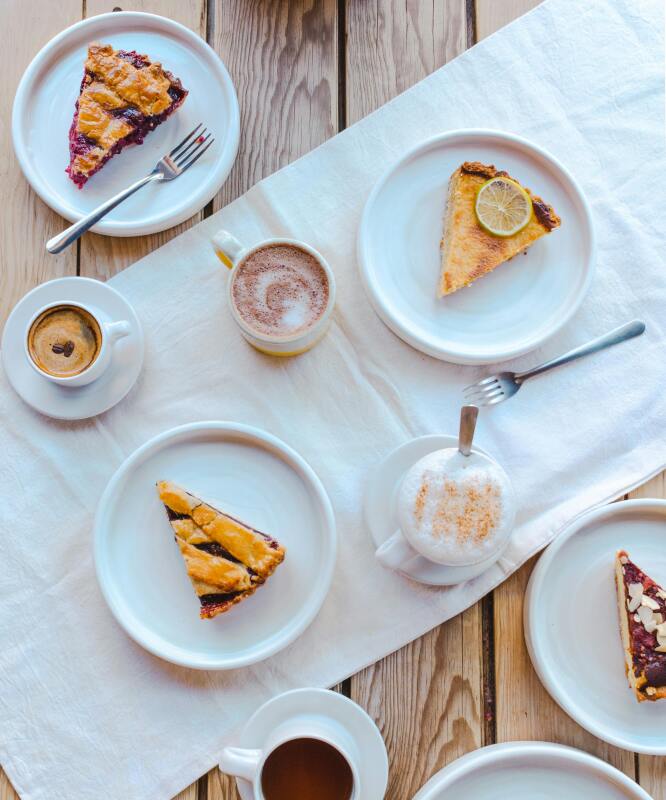 How to Pair Cakes with Beverages: Tips for a Perfect Match